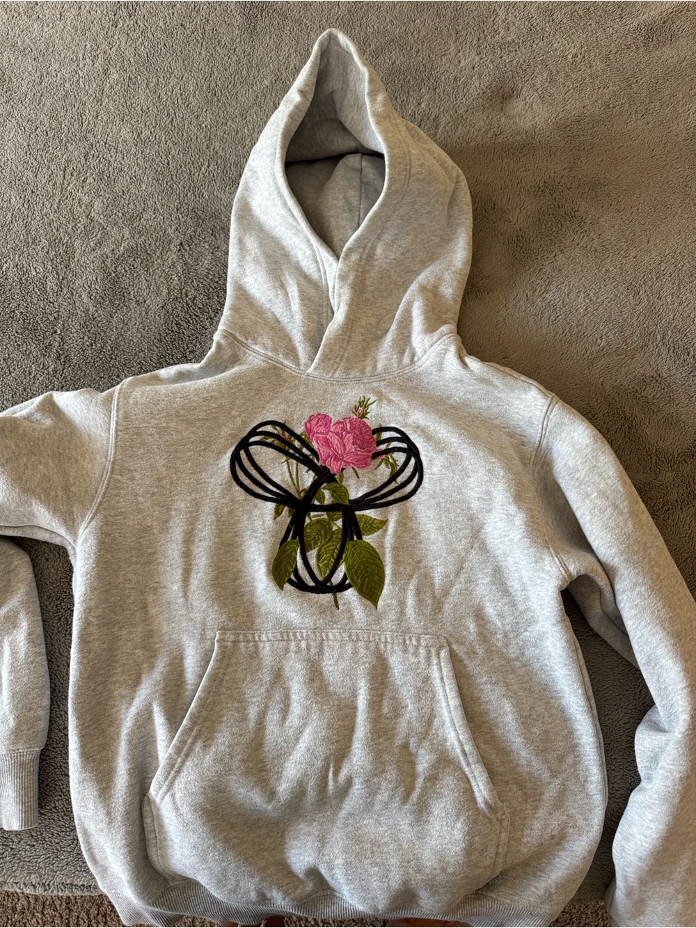 TNA from Aritzia Women’s Light Gray Hoodie Sweatshirt with Pink Rose Embroidery